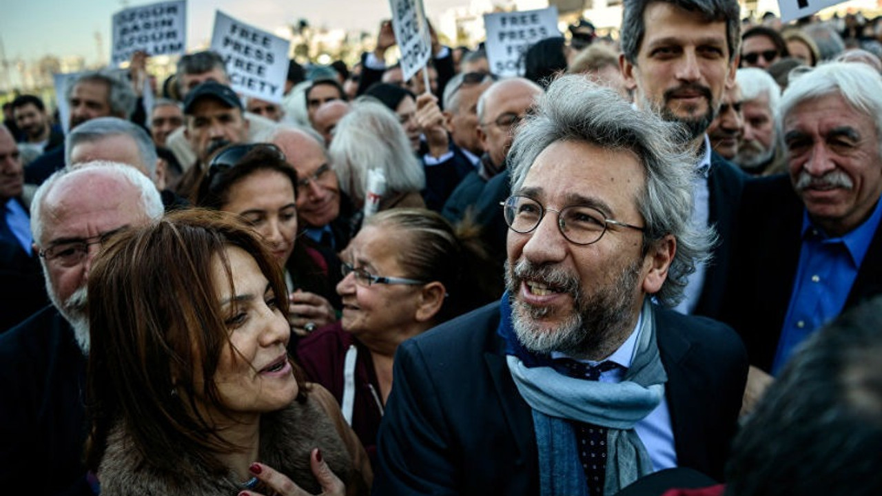 Can Dündar'dan yakalama kararına tepki