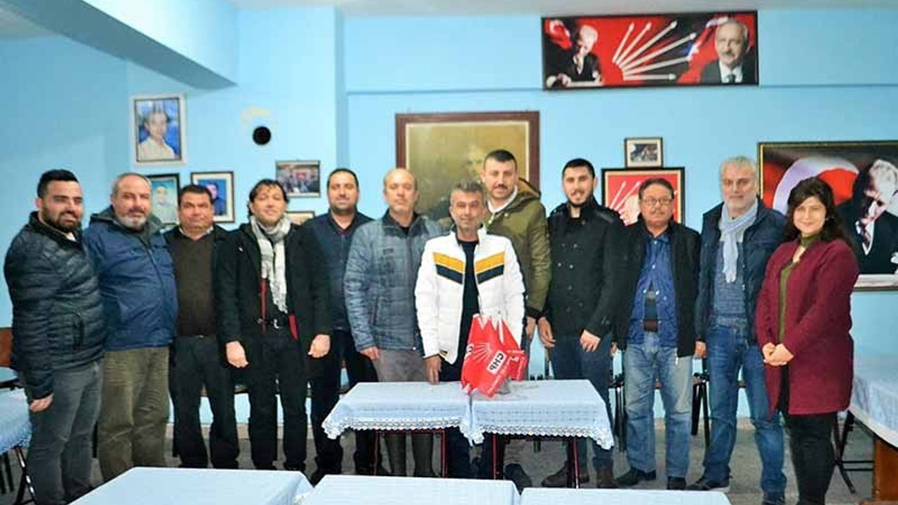 CHP'de toplu istifa