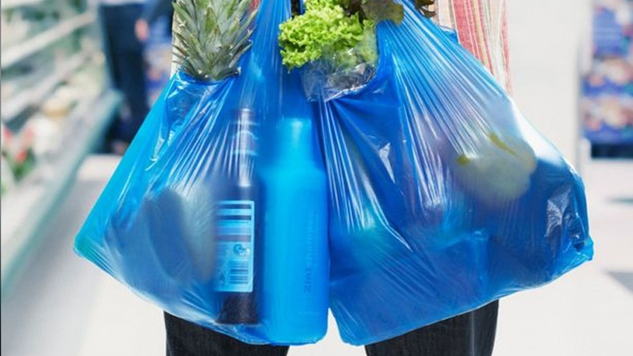 Poşetleri ücretsiz verenlere para cezası uygulanacak