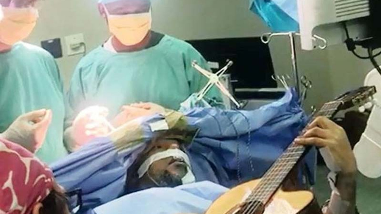 Beyin ameliyatı olurken gitar çaldı