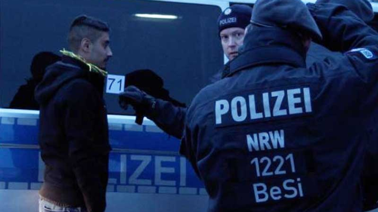 Üniversiteden 'Köln polisi hakkında ne düşünüyorsunuz?' anketi