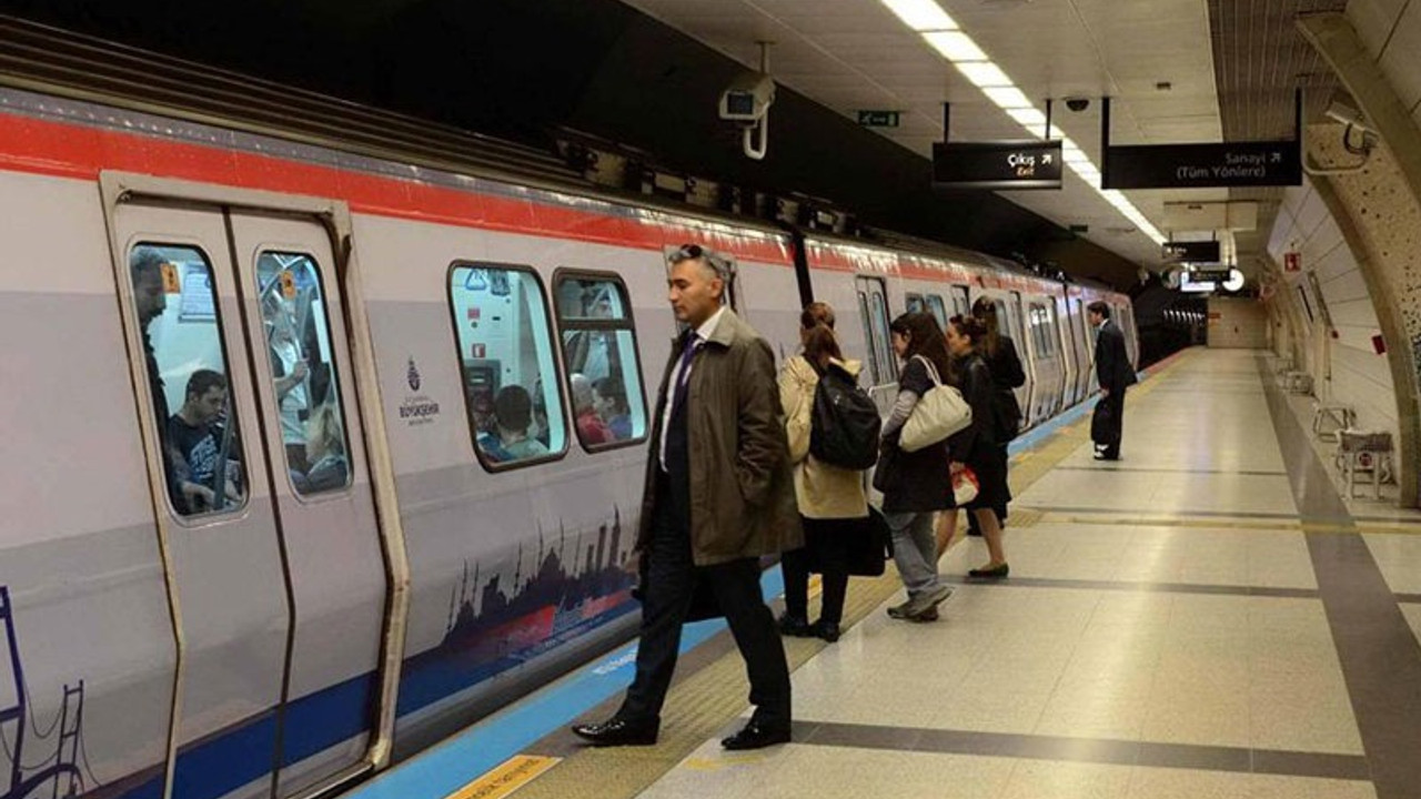 İstanbul'da metro, Marmaray ve vapur seferleri uzatıldı