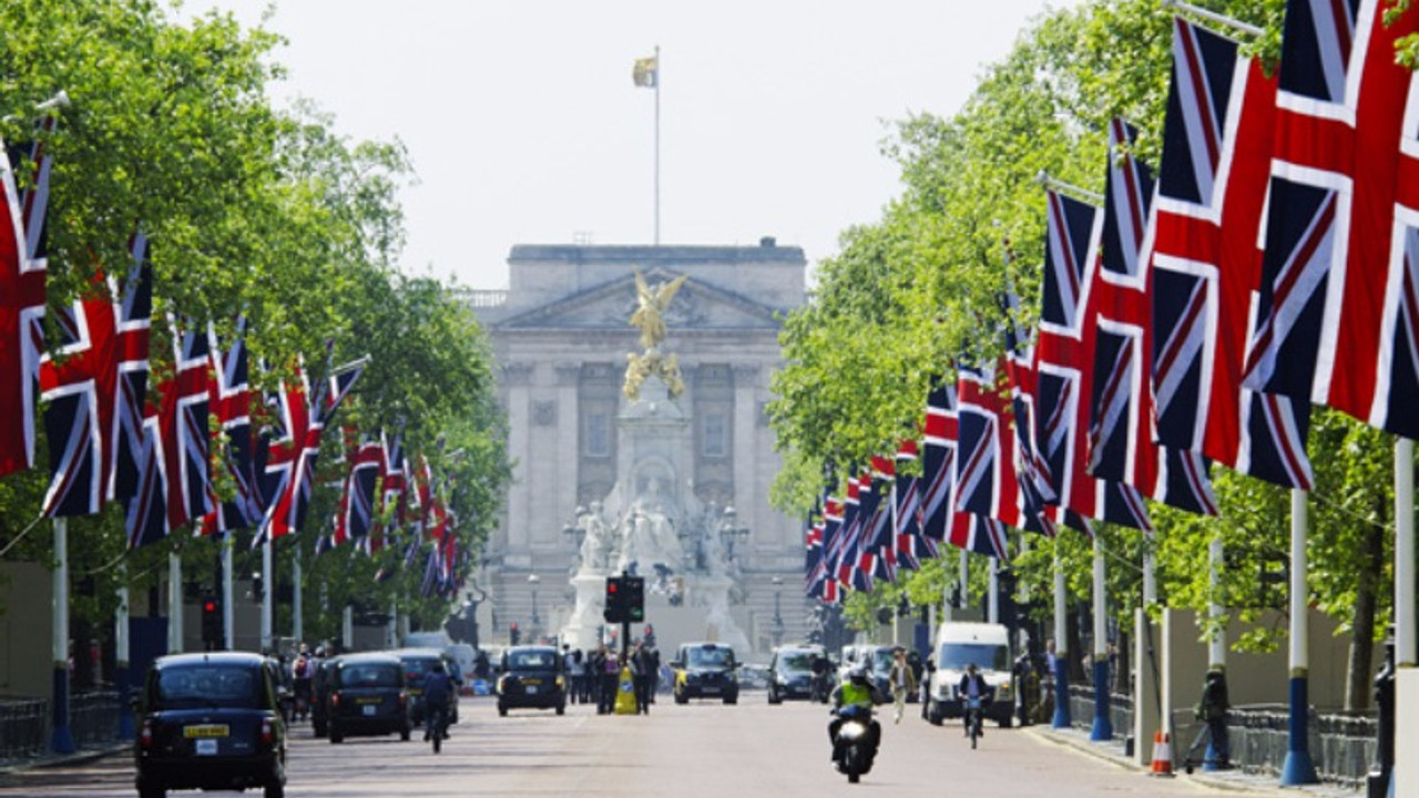 Buckingham Sarayı'ndan acil toplantı çağrısı