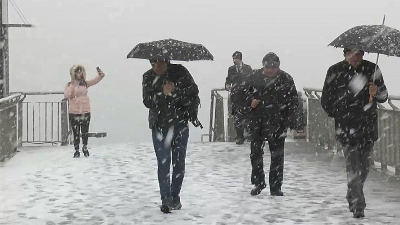 İstanbul'da beklenen kar yağışı başladı