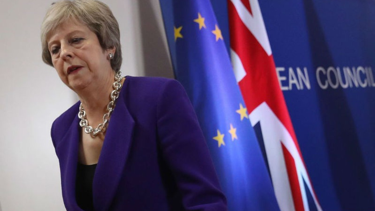 İngiltere Başbakanı May Brexit için tarih verdi