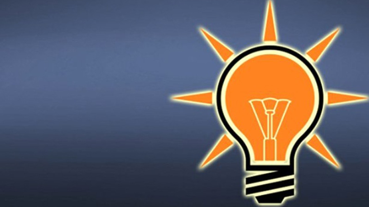 AKP Kadın Kolları Başkanı'na belediyeden maaş