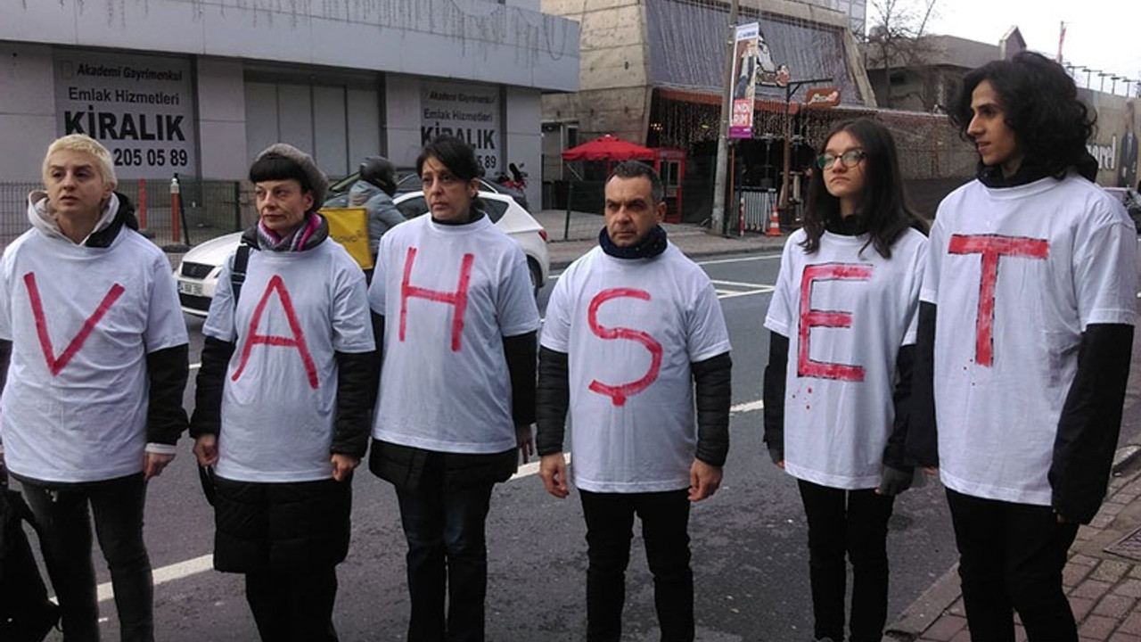 Aktivistlerden Nusr-Et'in önünde protesto