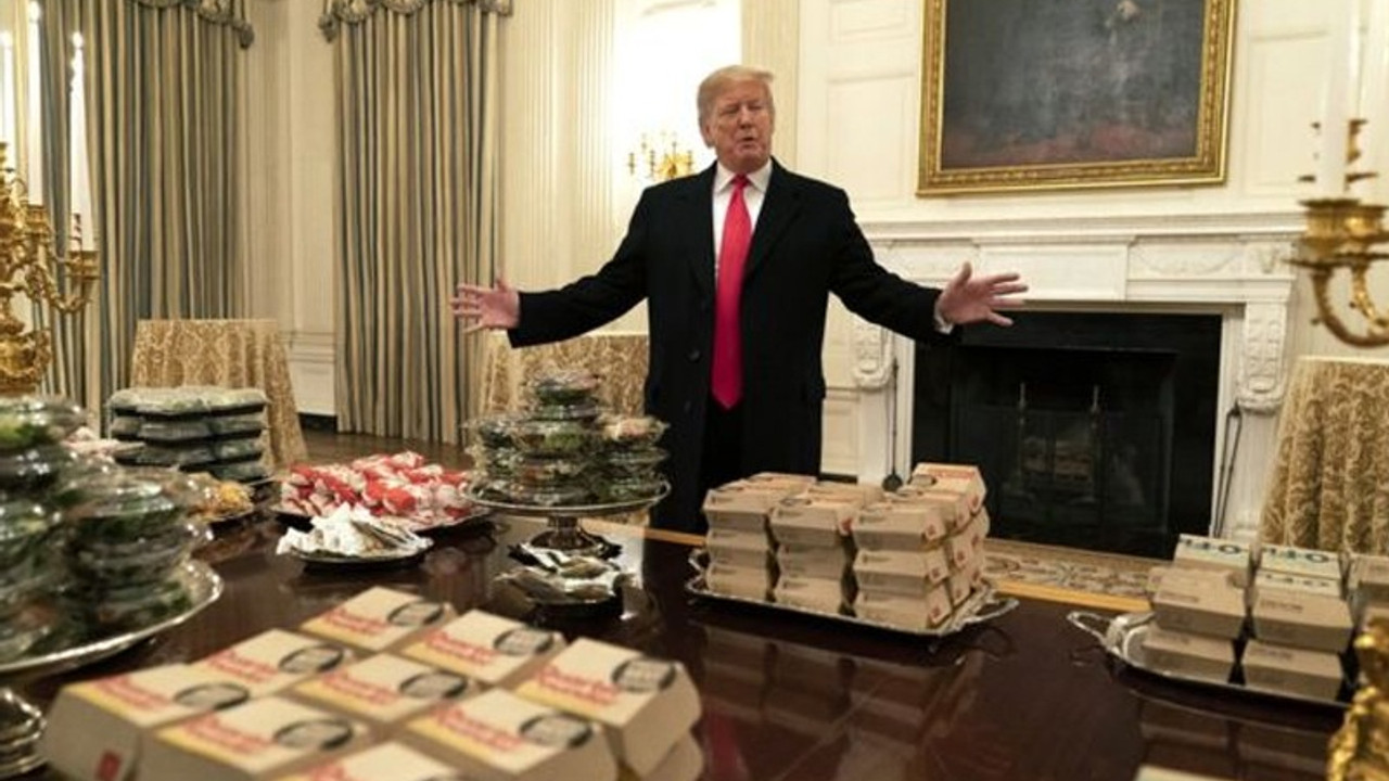 Trump hükümetin kapanması nedeniyle konuklarına fast food sundu