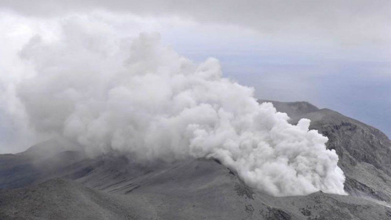 Japonya'da Shindake Yanardağı patladı