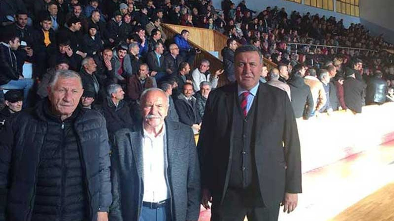 'İşe başvurmadan önce AKP'ye gidin kayıt olun'