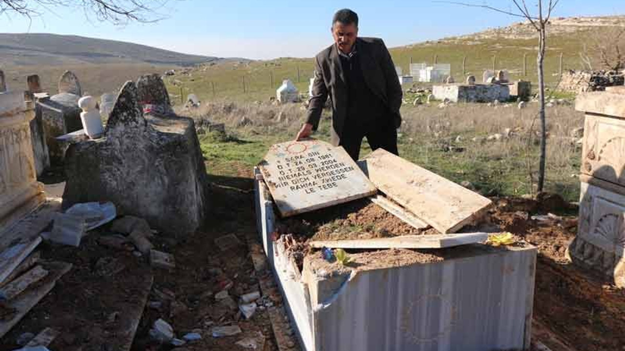 Defineciler Ezidi kadının mezarını tahrip etti