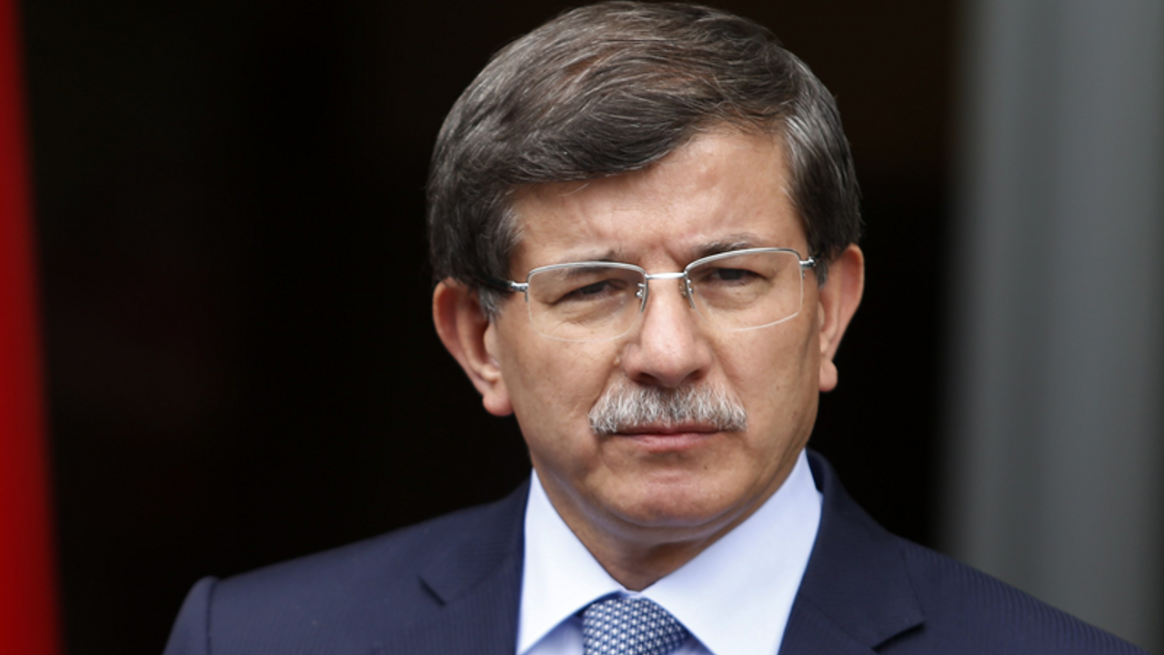 Davutoğlu 'yeni parti' sorusuna 'hayır' demedi