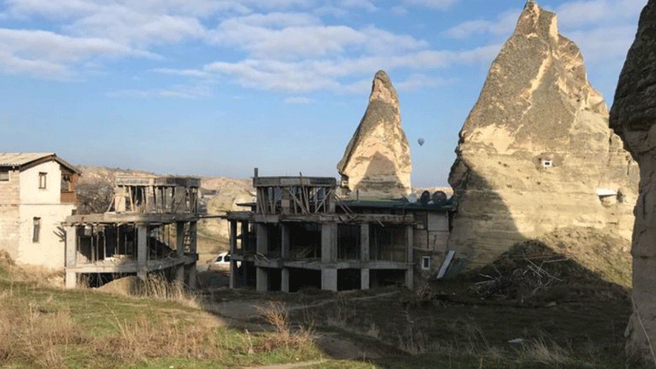 Peri Bacaları'ndaki inşaatta yıkım başladı