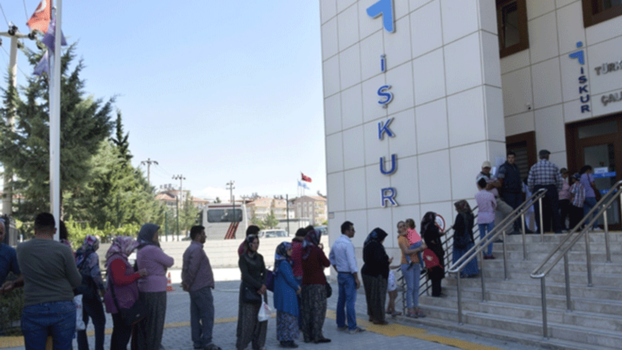 Torpil her yerde: İŞKUR’da AKP yöneticisinin eşine istihdam