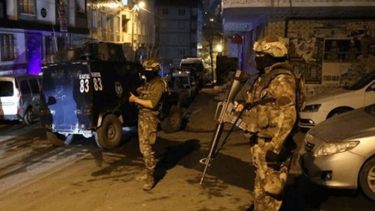 Çukurca’da ev baskınları 7 gözaltı