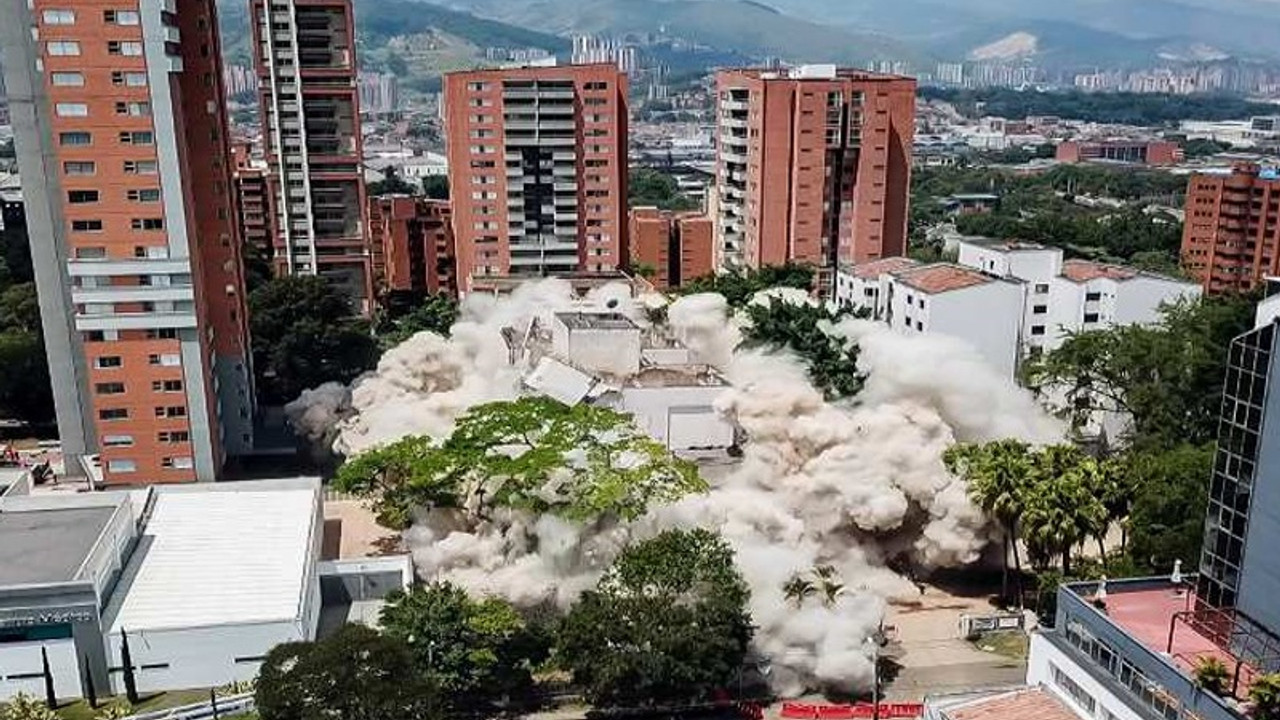 Escobar'ın Medellin'deki evi 375 kilo patlayıcı ile yıkıldı