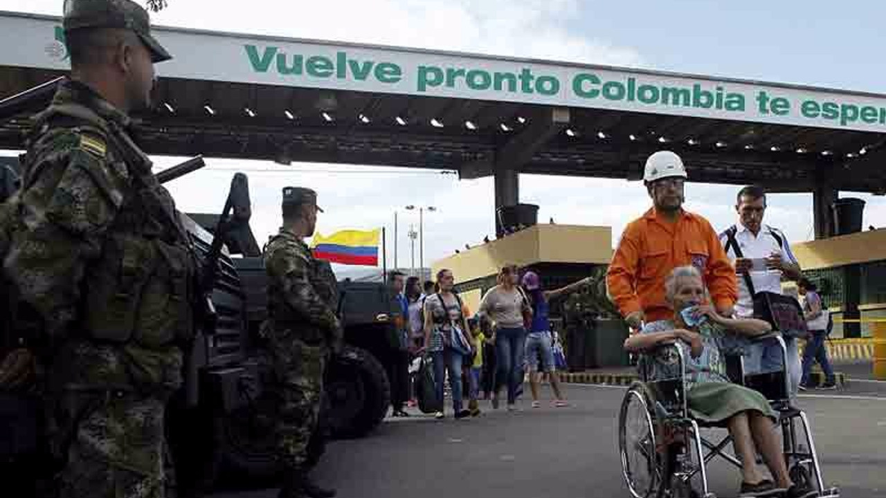 Venezuela, Kolombiya sınırını kapattı