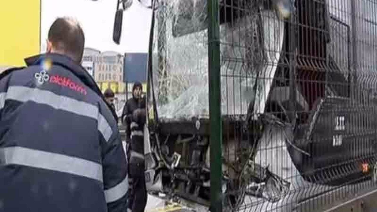 İstanbul'da metrobüs kazası: Yaralılar var