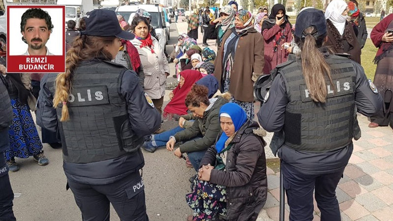 Pazar yeri anlaşmazlığı kadınlarla erkekleri karşı karşıya getirdi, araya TOMA girdi