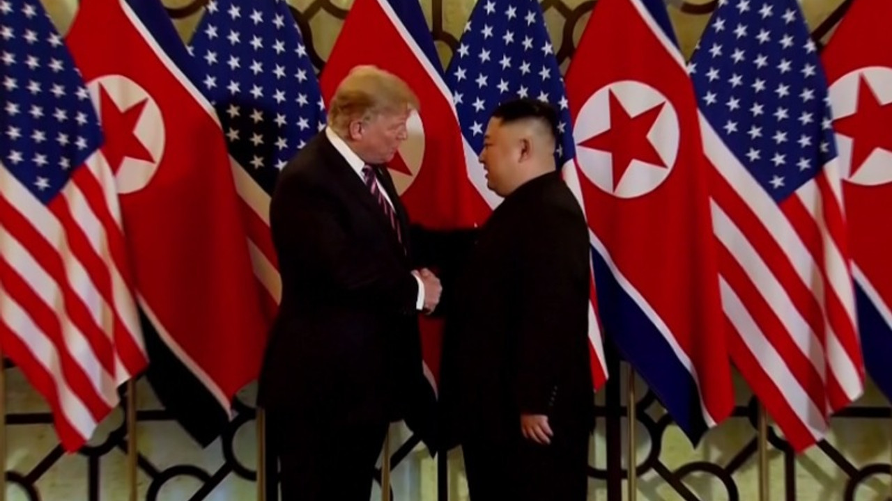 Donald Trump ile Kim Jong Un ikinci kez bir araya geldi