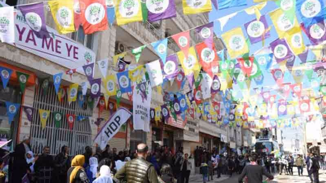 'AKP binasına yakın' diye HDP bürosuna izin verilmedi