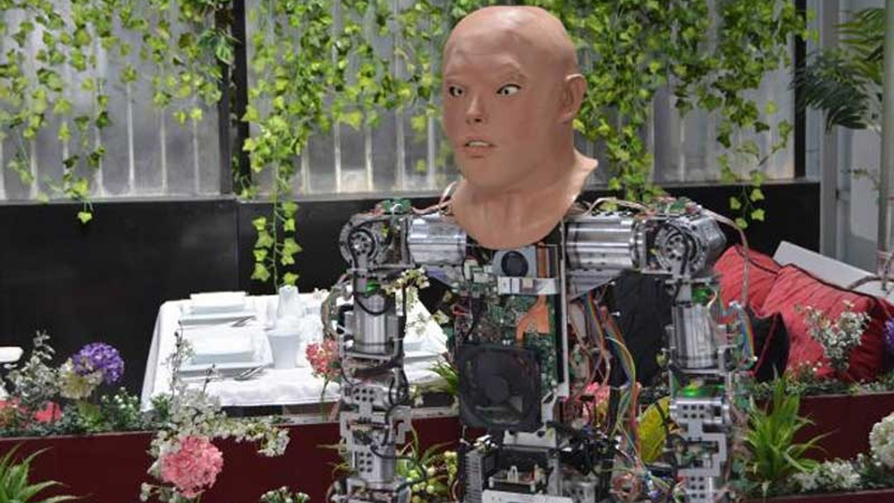 Konyalı robot yeni yüze kavuştu