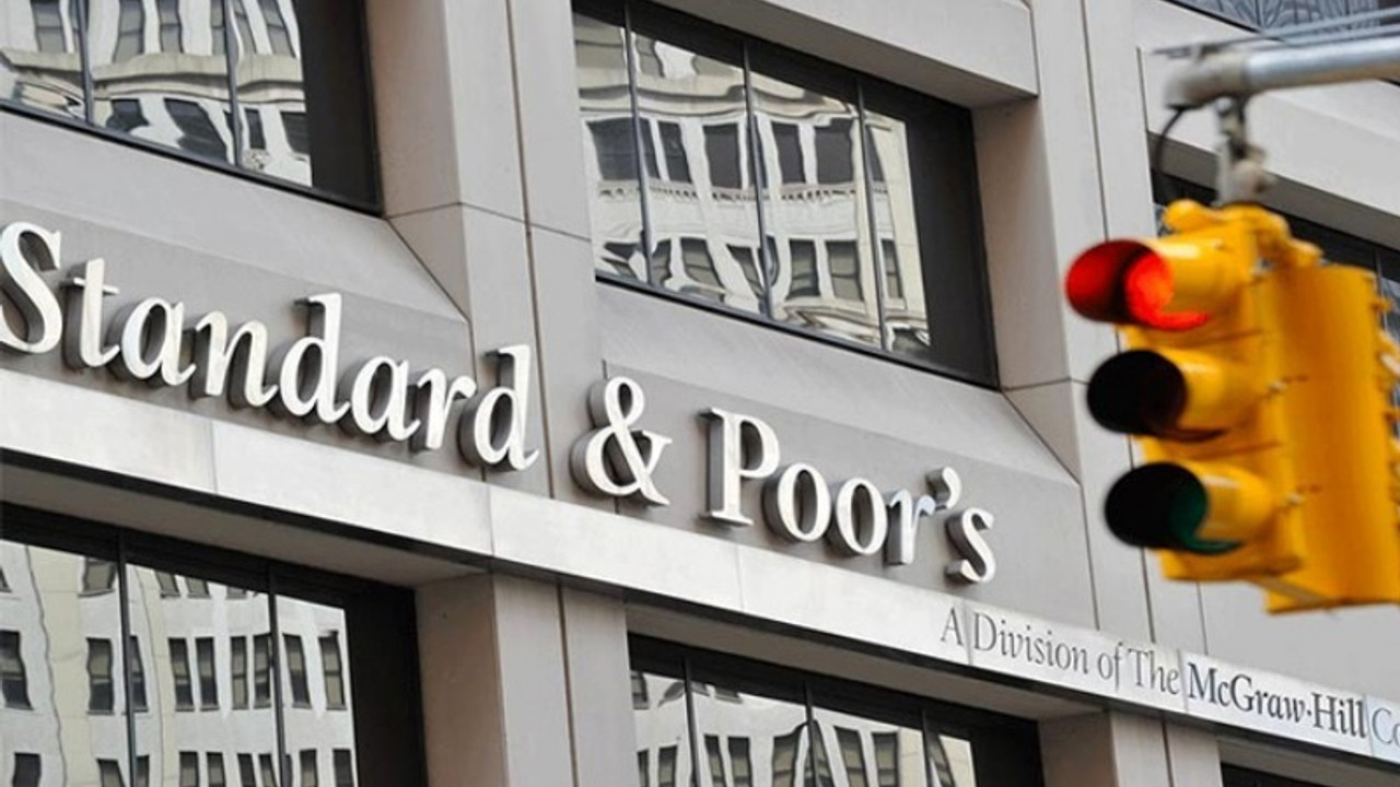 S&P: Türkiye 2019'da negatif yıllık büyüme yaşayacak