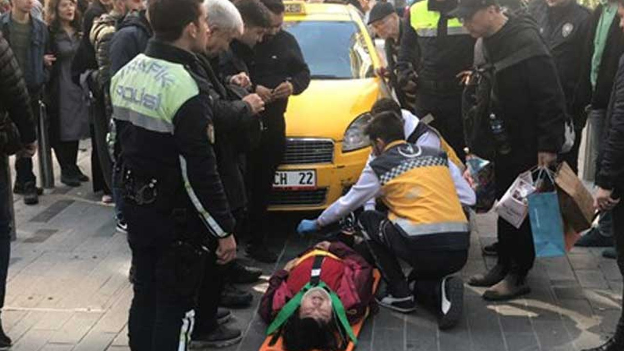 İstiklal Caddesi'nde turiste taksi çarptı