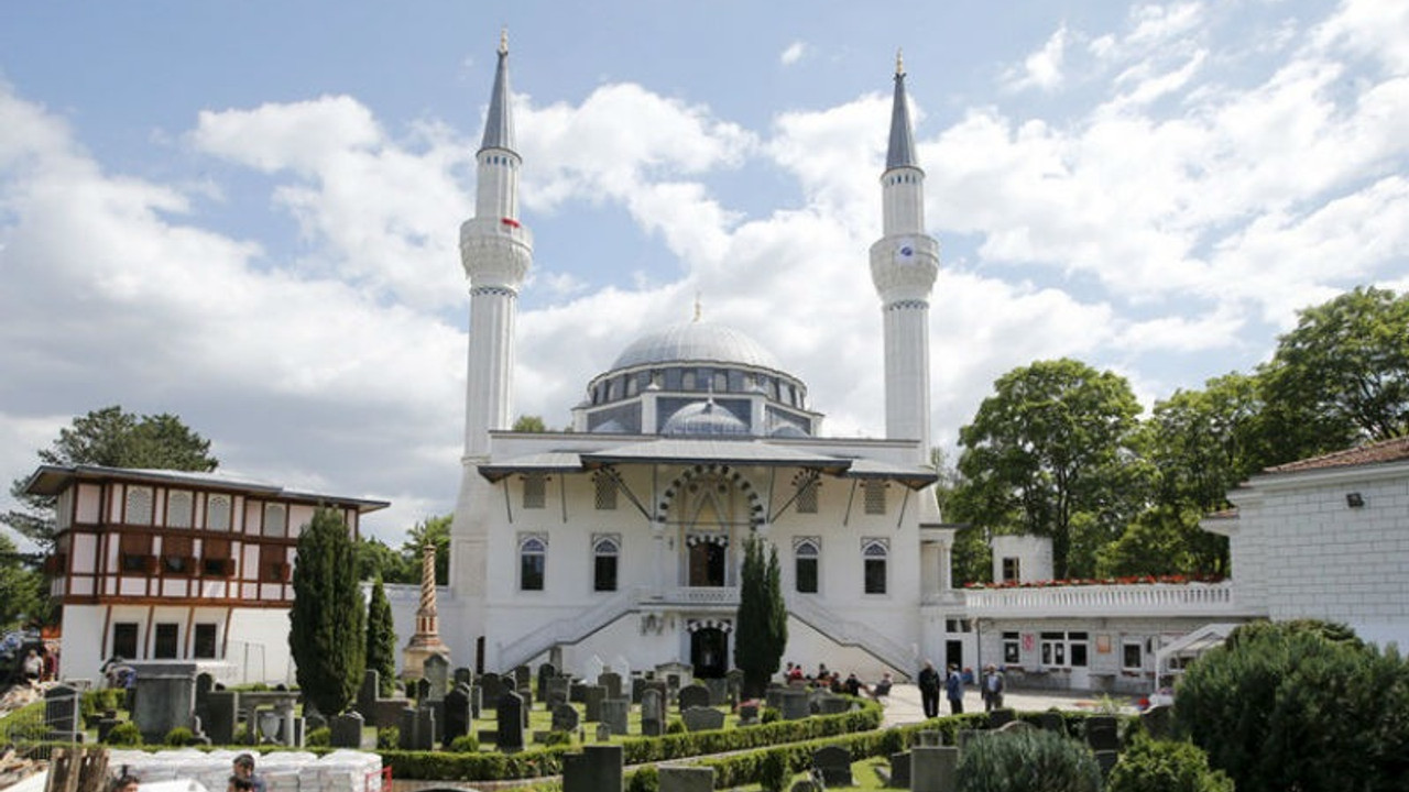 Almanya'da minarelerin yasaklanması için meclise önerge