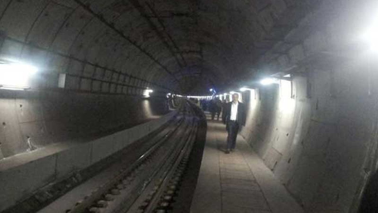 Marmaray'da arıza: Yolcular yürüyerek çıktılar