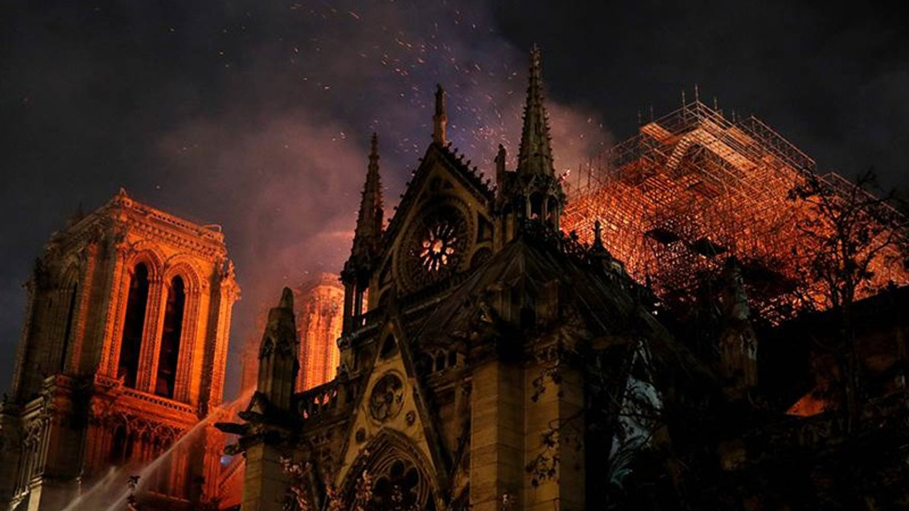 Paris Başsavcısı: Notre Dame yangını kaza