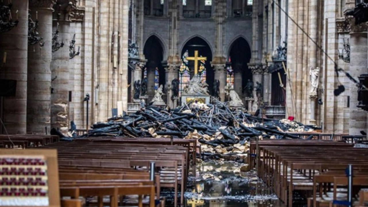 Lüks markalar Notre Dame'a yardım yarışında