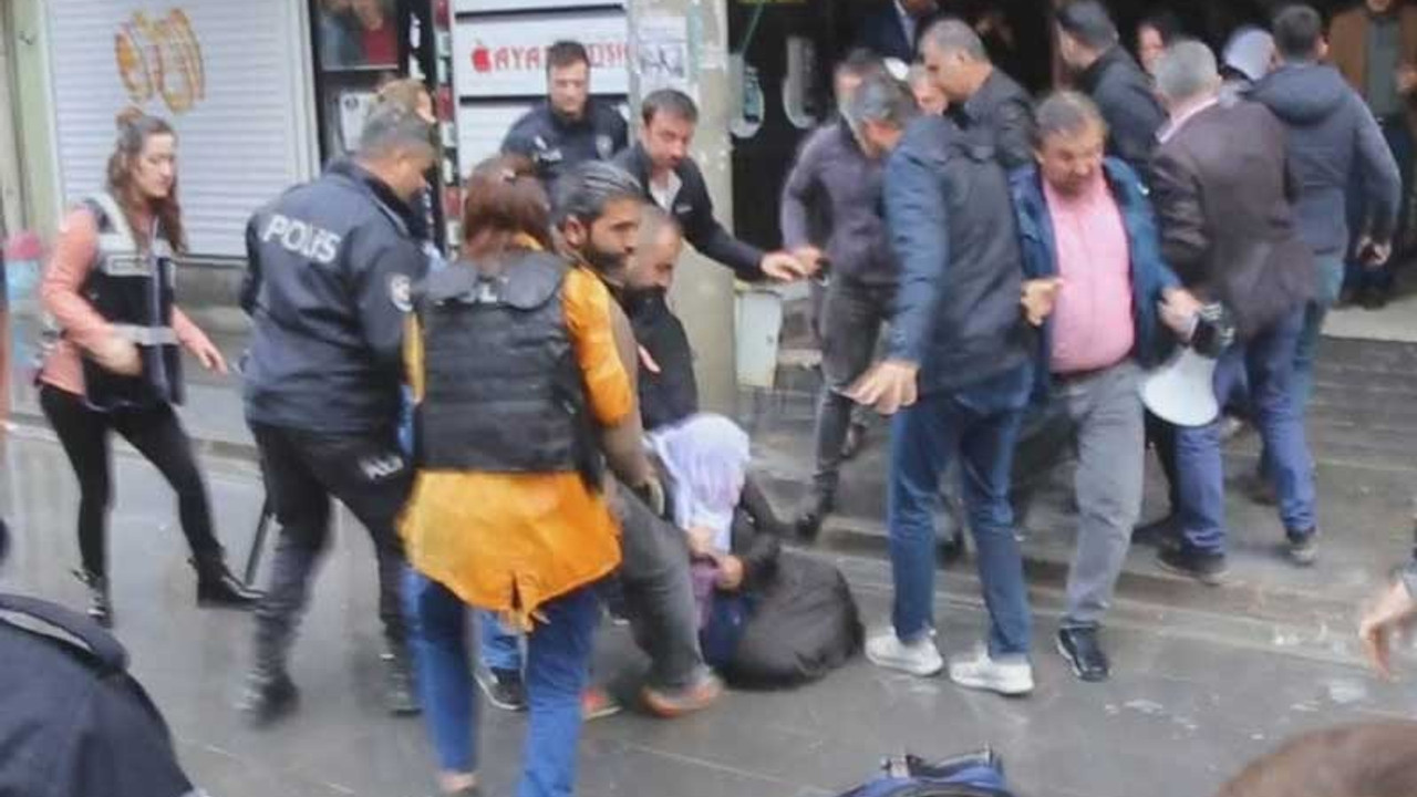 Polis, 'Barış Annesi'ni yerde sürükledi