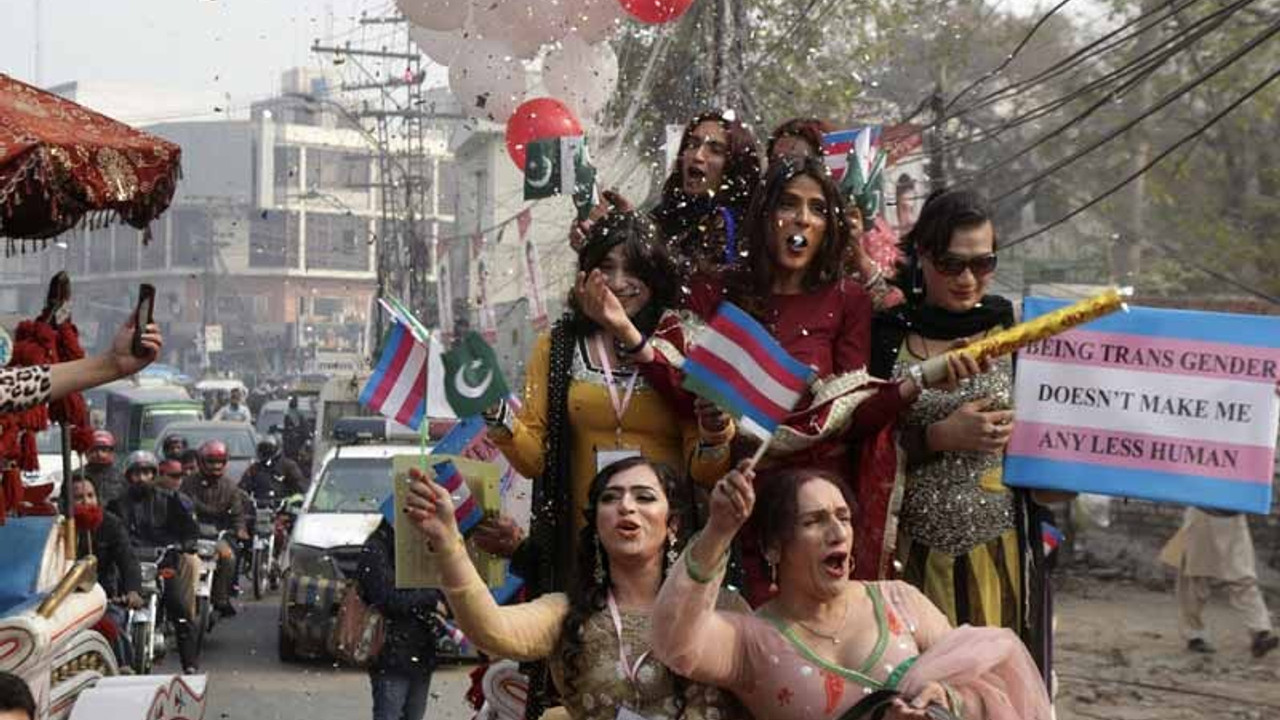 Pakistan’da trans bireyler polis olabilecek