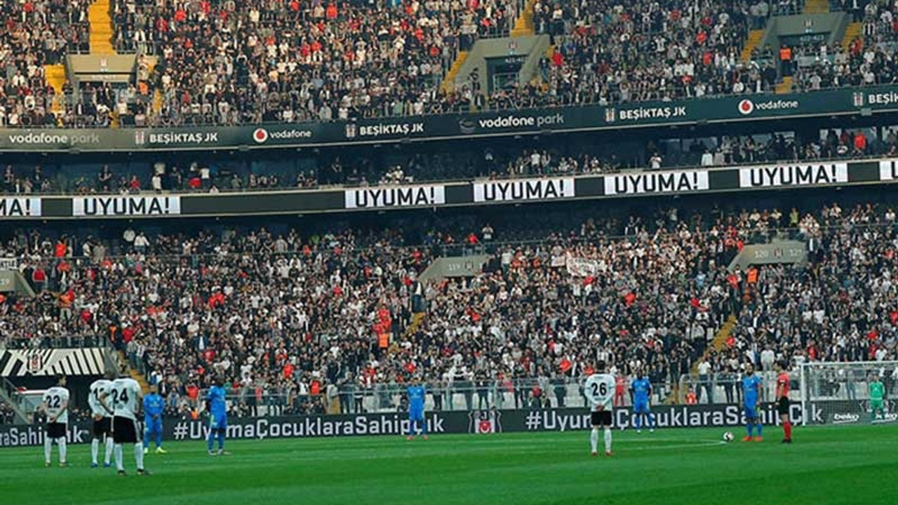 Beşiktaş Ankaragücü maçında çocuk istismarına protesto