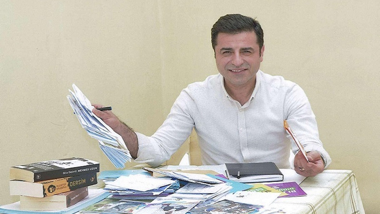 Demirtaş: Halk katliamların da hendek ve barikatların da sorumlusunun HDP olmadığını biliyor