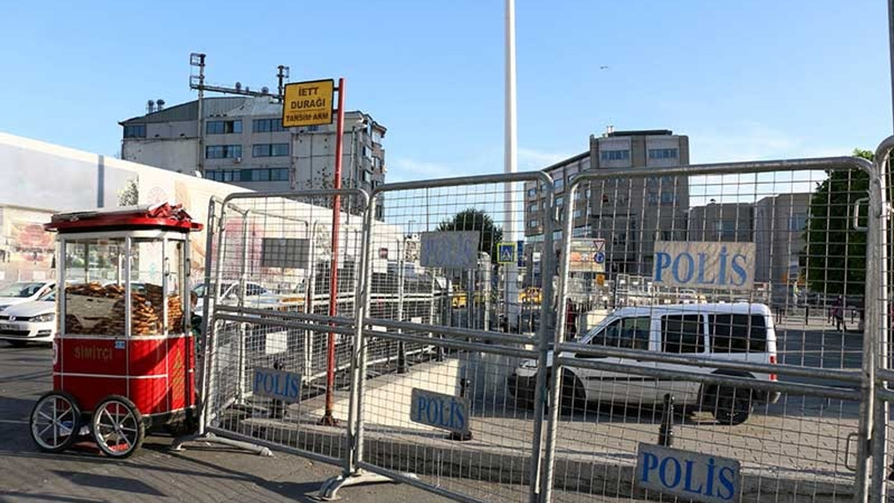 Taksim demir bariyerlerle kapatıldı