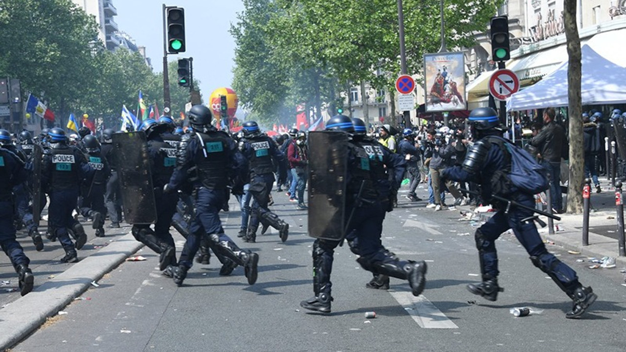 Fransa'da 1 Mayıs: Sarı Yelekliler'e polis müdahalesi