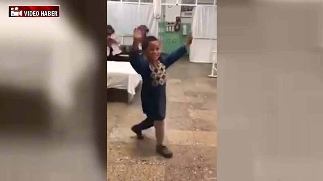 Protez bacağına kavuşan çocuğun dansı viral oldu