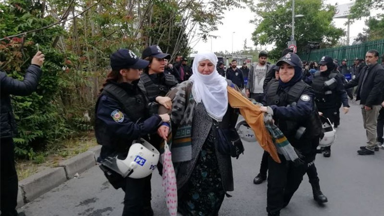 Tutuklu yakınlarına yine müdahale: Çok sayıda gözaltı