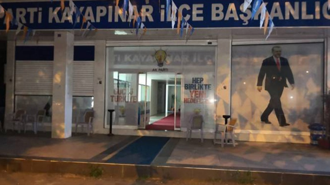 AKP binasına havai fişekli saldırı