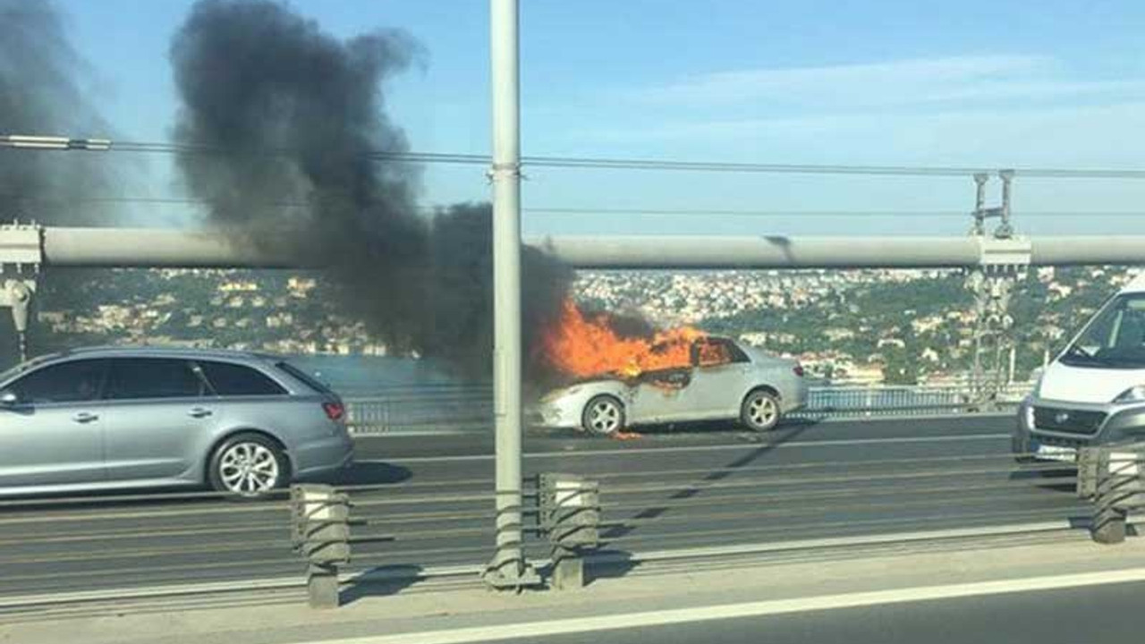 Aracını yakıp köprüden atladı