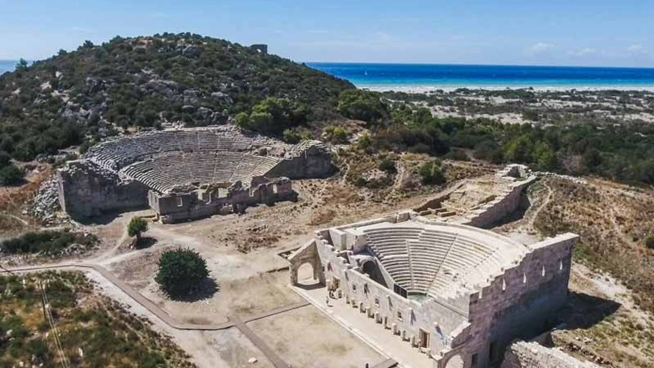 Antik Patara Deniz Feneri kendi malzemesiyle ayağa kalkacak ilk fener