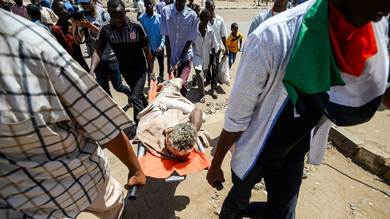 Sudan'da ordu halka ateş açtı: 13 ölü