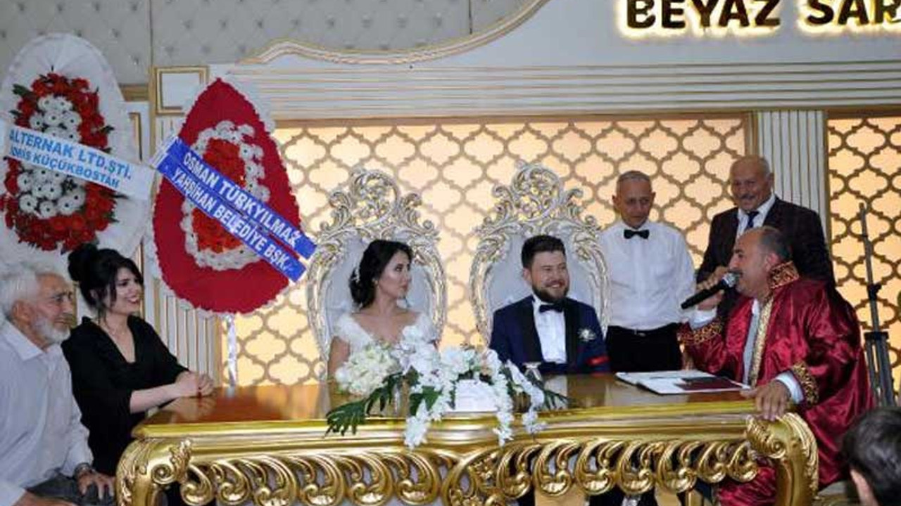 Damat, şahit ve nikah kıyan başkanın ismi aynı çıktı