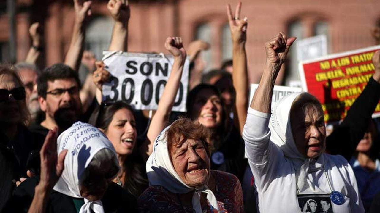 Plaza de Mayo Anneleri: Kayıp 130. kişiyi bulduk