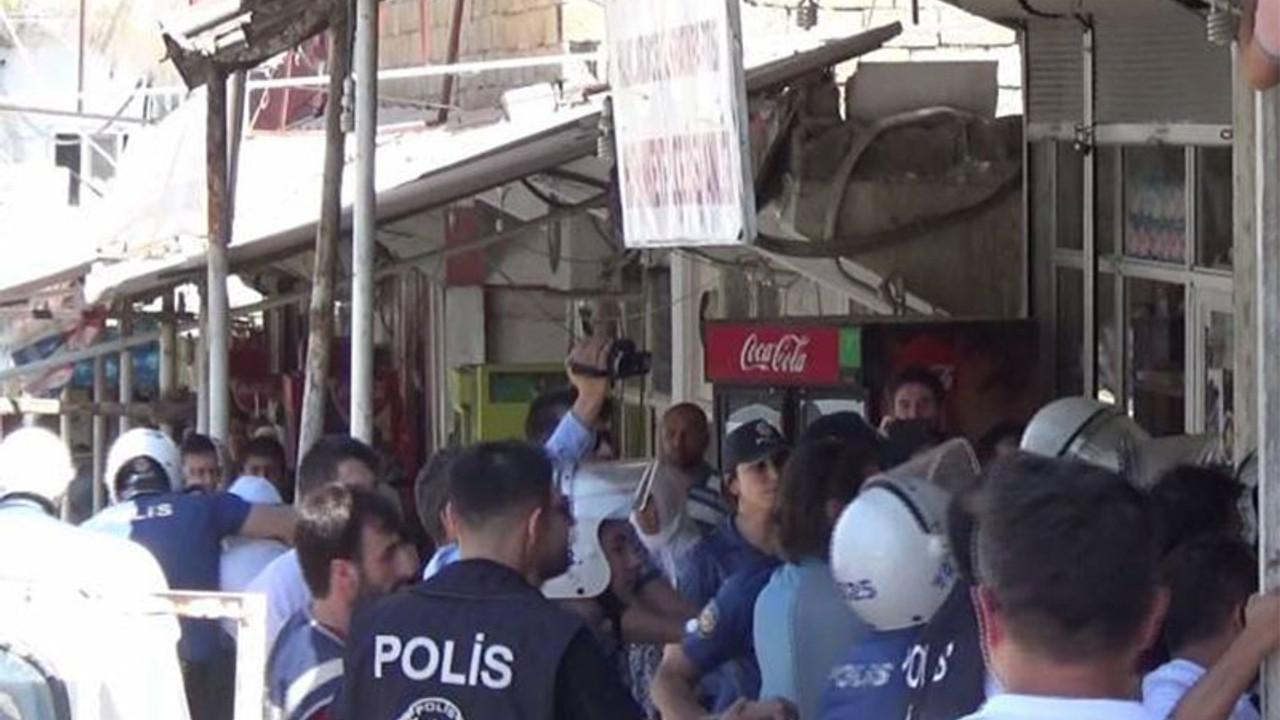 Hasankeyf’te polis engeli: 33 HDP'li darp edilerek gözaltına alındı