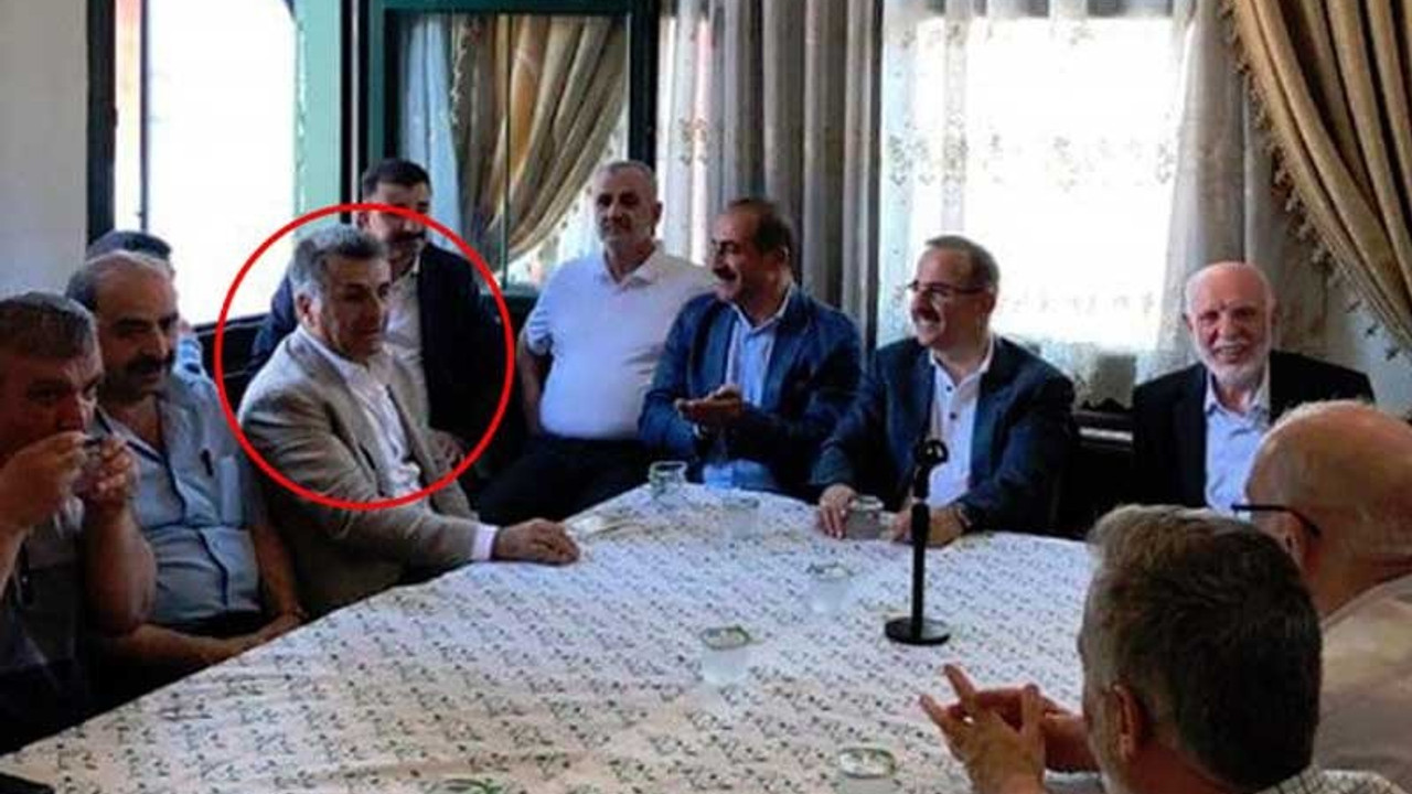 Kaymakam, AKP'nin seçim çalışmasına katıldı