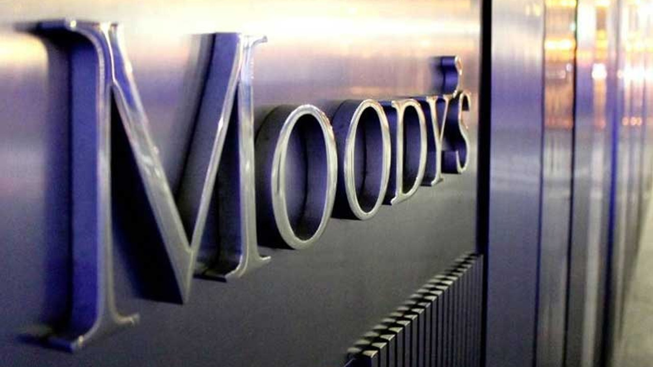 Moody's Türkiye'nin kredi notunu düşürdü