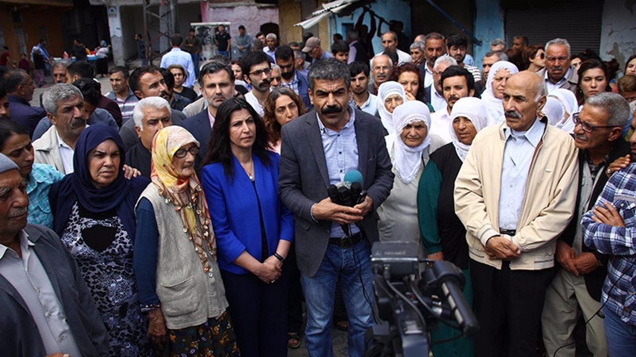 'Tankla topla da gelebilirler ama biz terketmeyeceğiz'